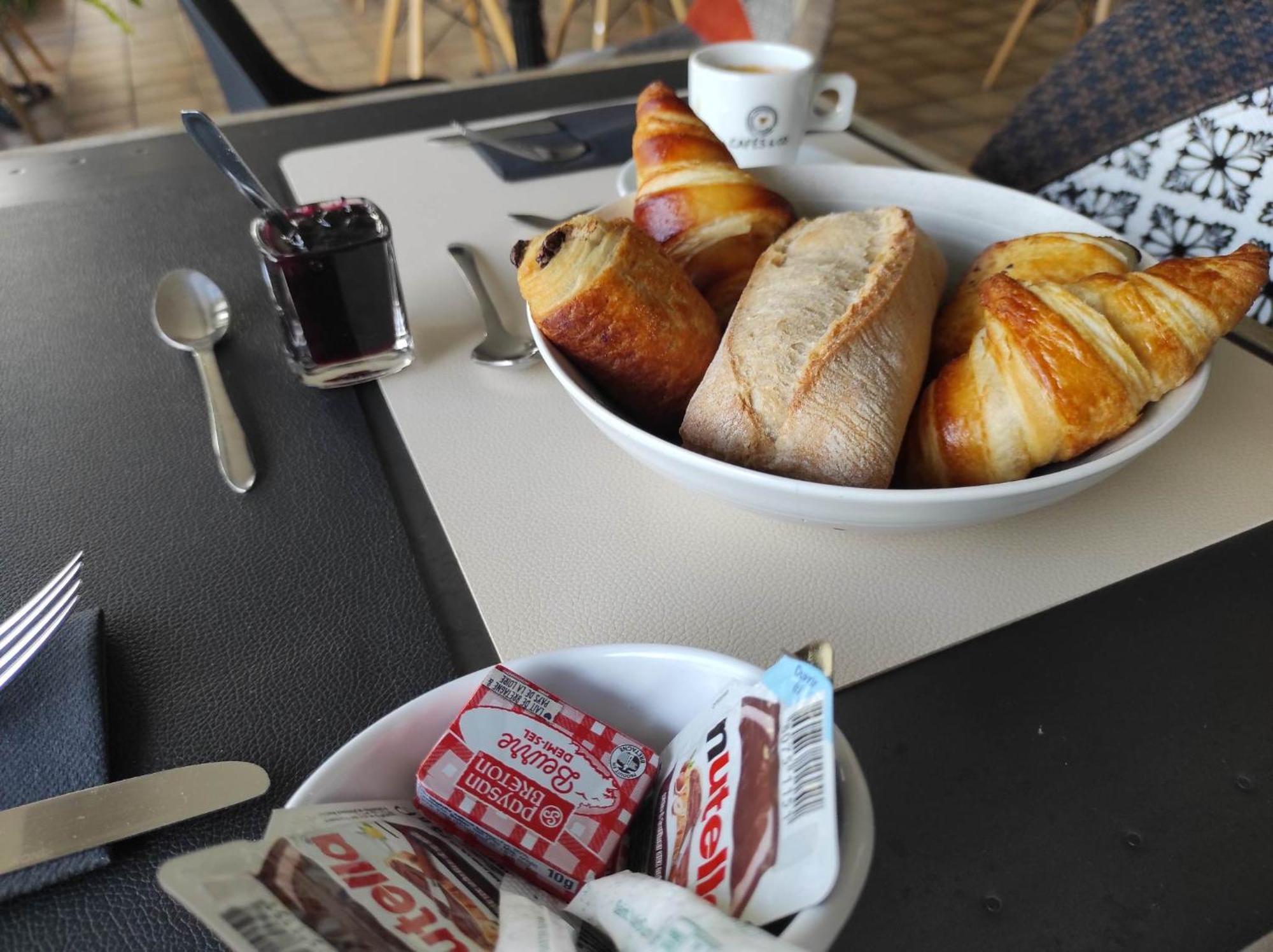 Logis Hotel Vannes Nord Le Clos Des Hortensias Locqueltas Kültér fotó